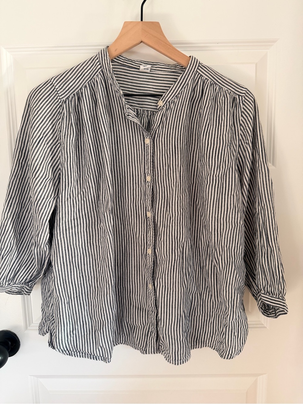 Old navy button down xs